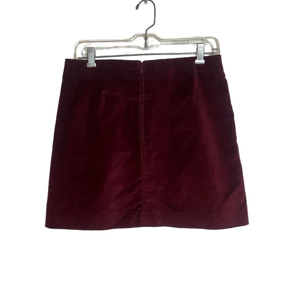 Gap maroon velvet mini skirt. Size 2 - Picture 8 of 8